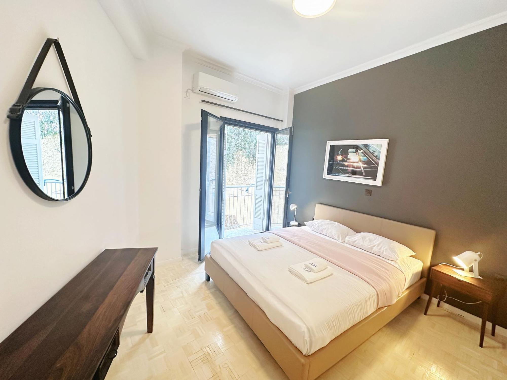 Ah Acropolis Charming Apartment